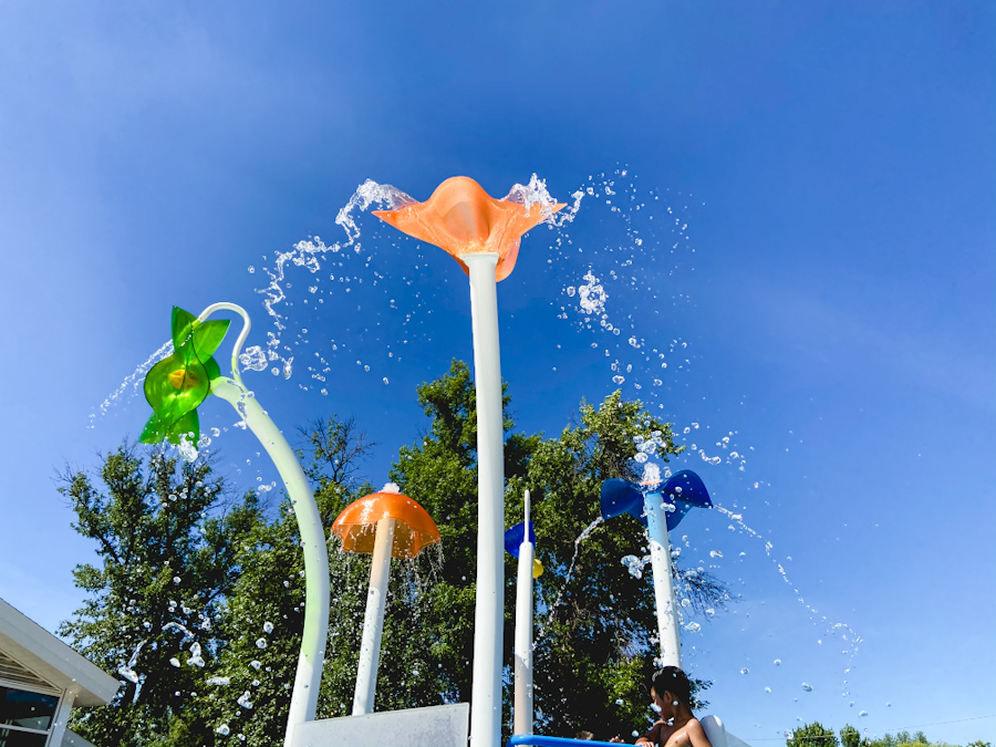 minot public pool at roosevelt park